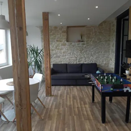 Apartment Avec Vue Et Loggia